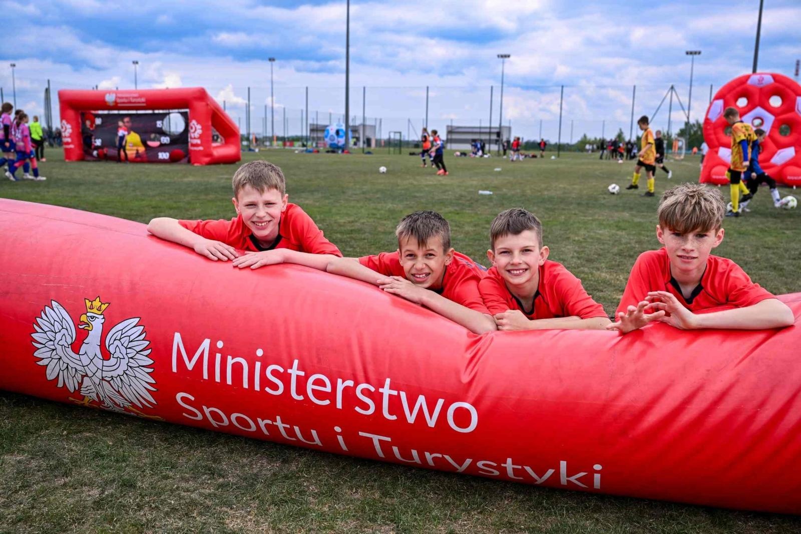 Zdjęcie w galerii na portalu naszwodzislaw.com: Znamy zwycięzców XXV edycji Śląskiego Finału Wojewódzkiego Pucharu Tymbarku wiadomości z regionu