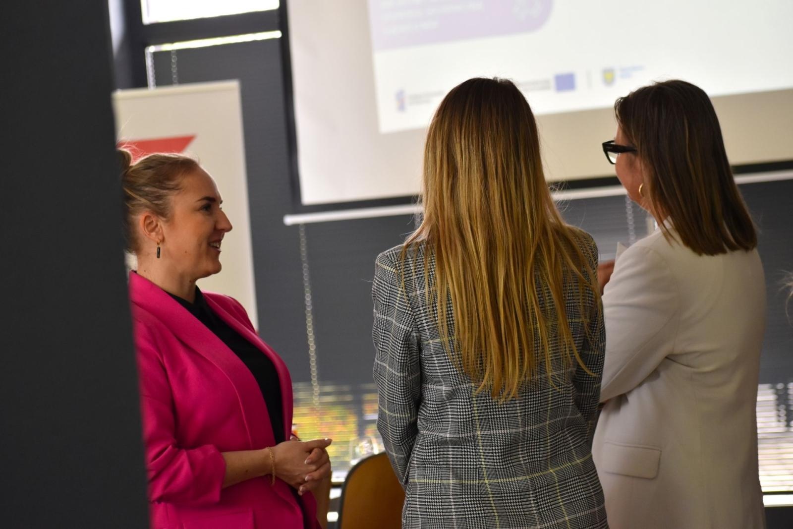 Zdjęcie w galerii na portalu naszwodzislaw.com: Przedsiębiorcy dowiedzieli się, jak skutecznie rozpocząć działalność eksportową wiadomości z regionu