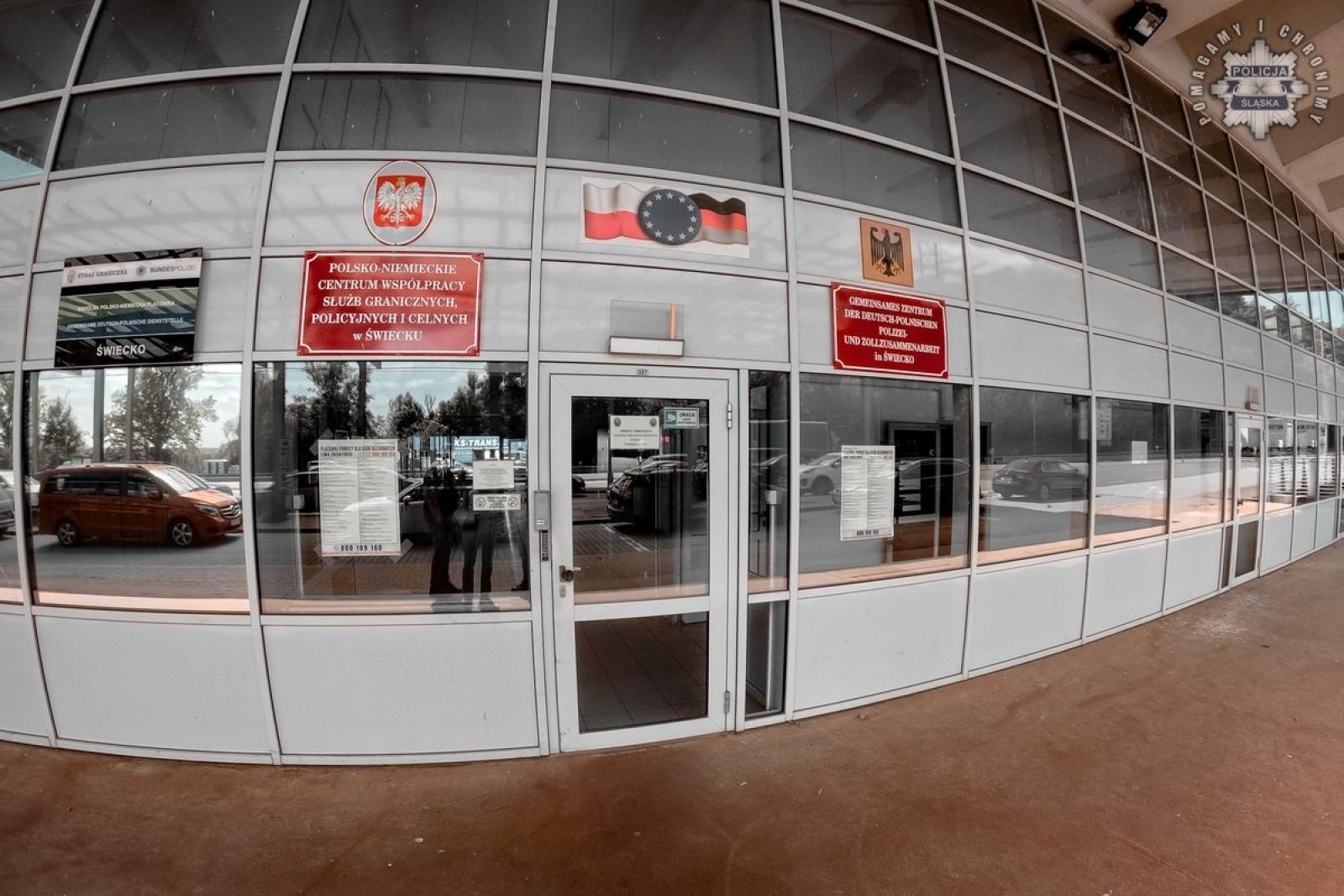 Zdjęcie w galerii na portalu naszwodzislaw.com: Śląscy policjanci zatrzymali Bułgara podejrzanego o handel ludźmi wiadomości z regionu