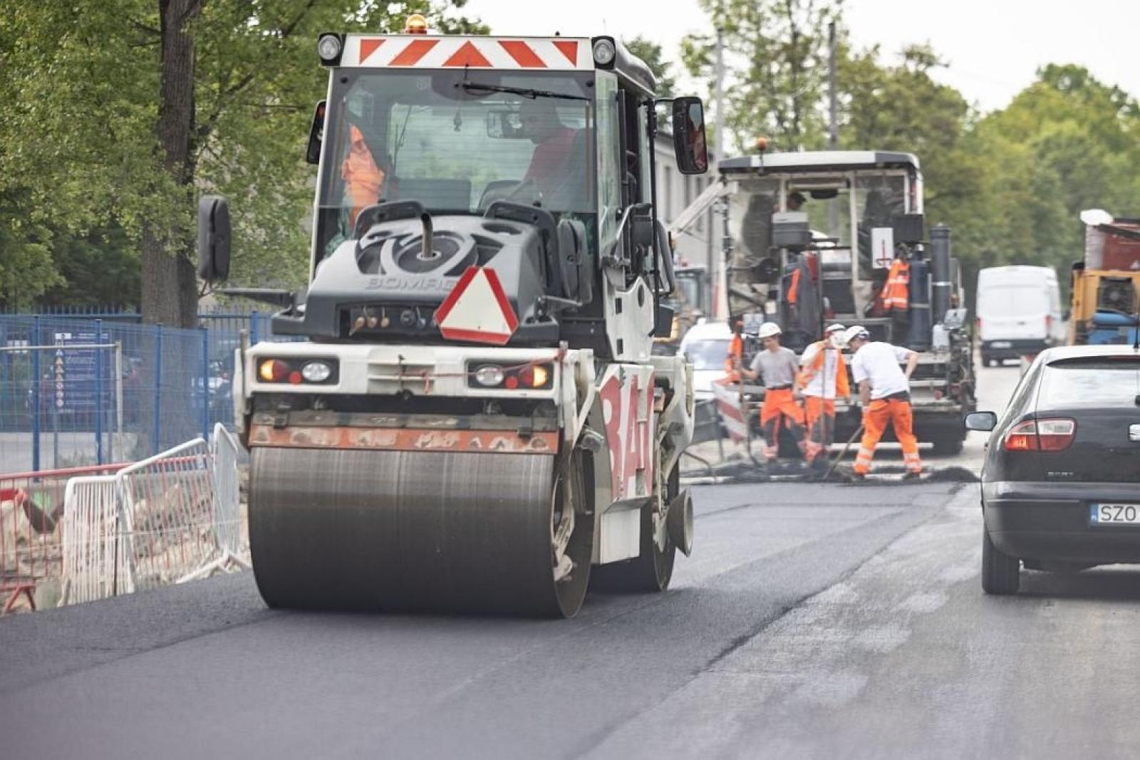 Zdjęcie w galerii na portalu naszwodzislaw.com: Prace na DW 925 wiadomości z regionu