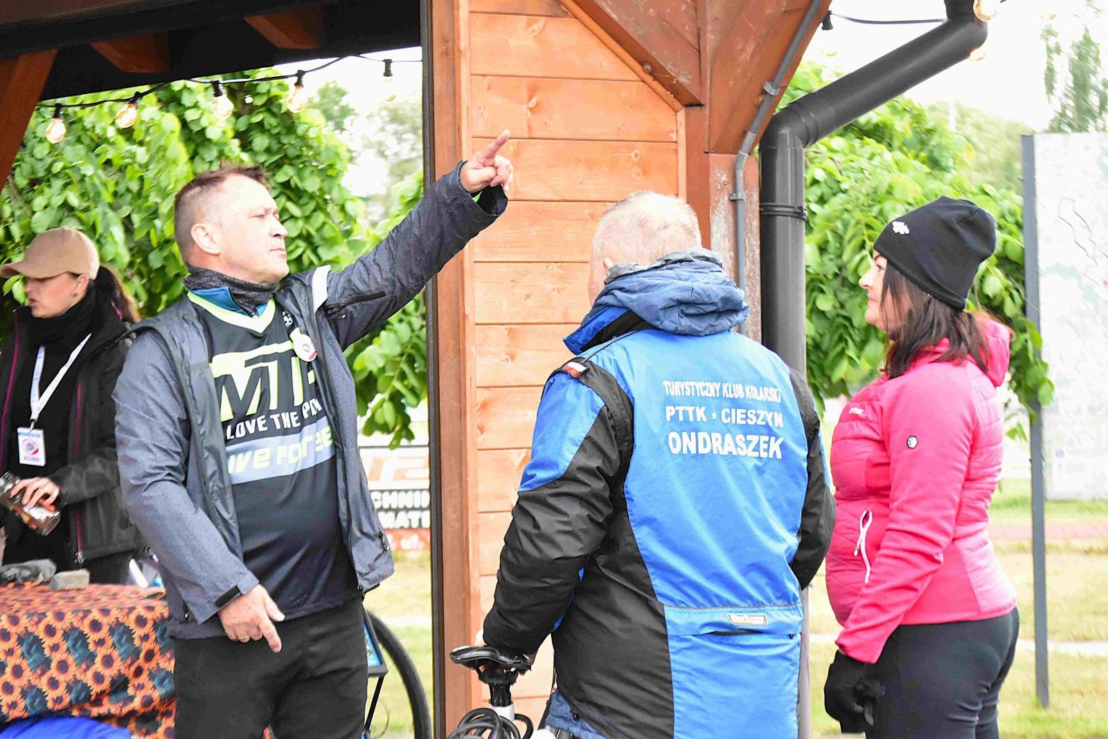 Zdjęcie w galerii na portalu naszwodzislaw.com: Prawdziwi rowerzyści kapryśnej aury się nie boją! wiadomości z regionu