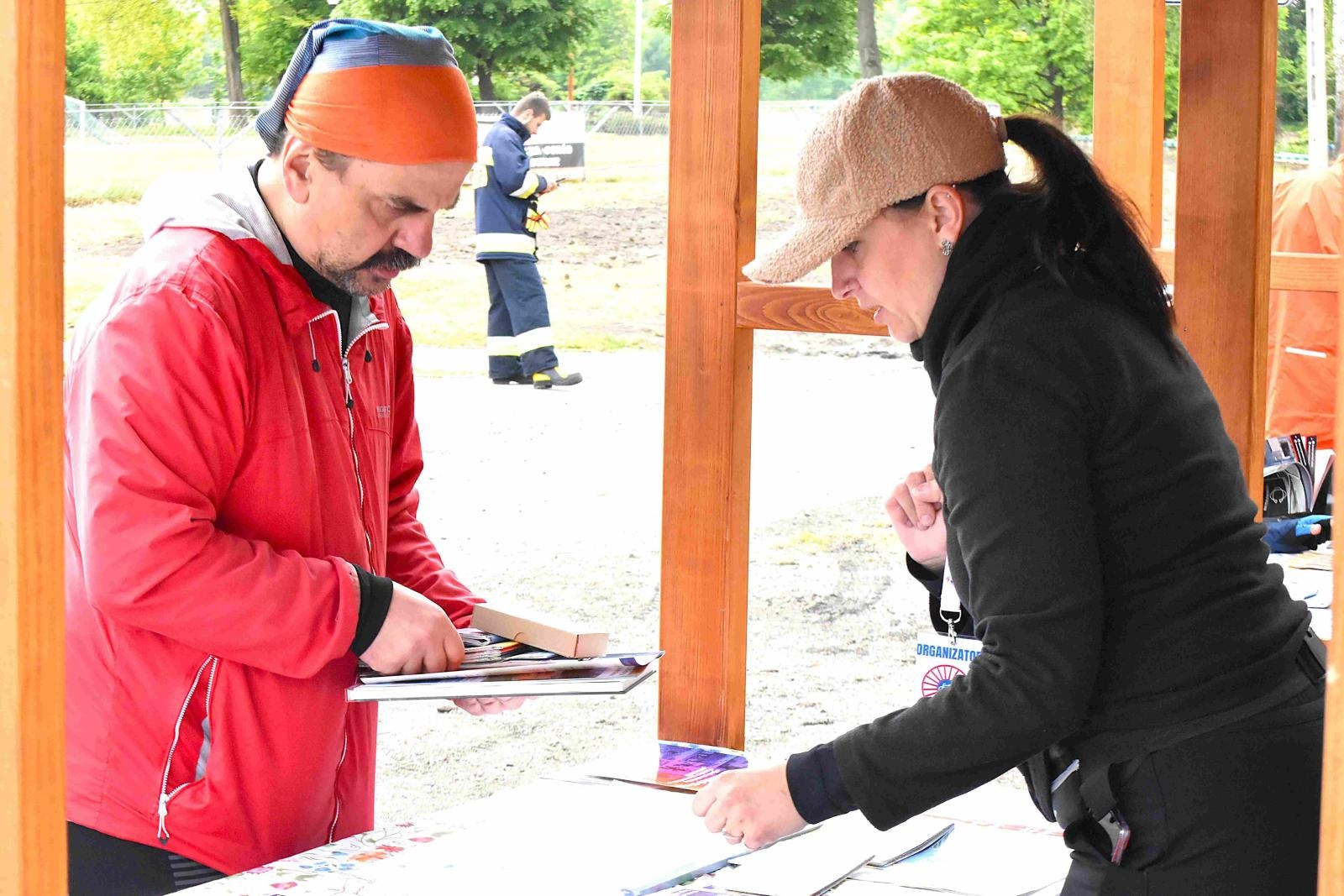 Zdjęcie w galerii na portalu naszwodzislaw.com: Prawdziwi rowerzyści kapryśnej aury się nie boją! wiadomości z regionu