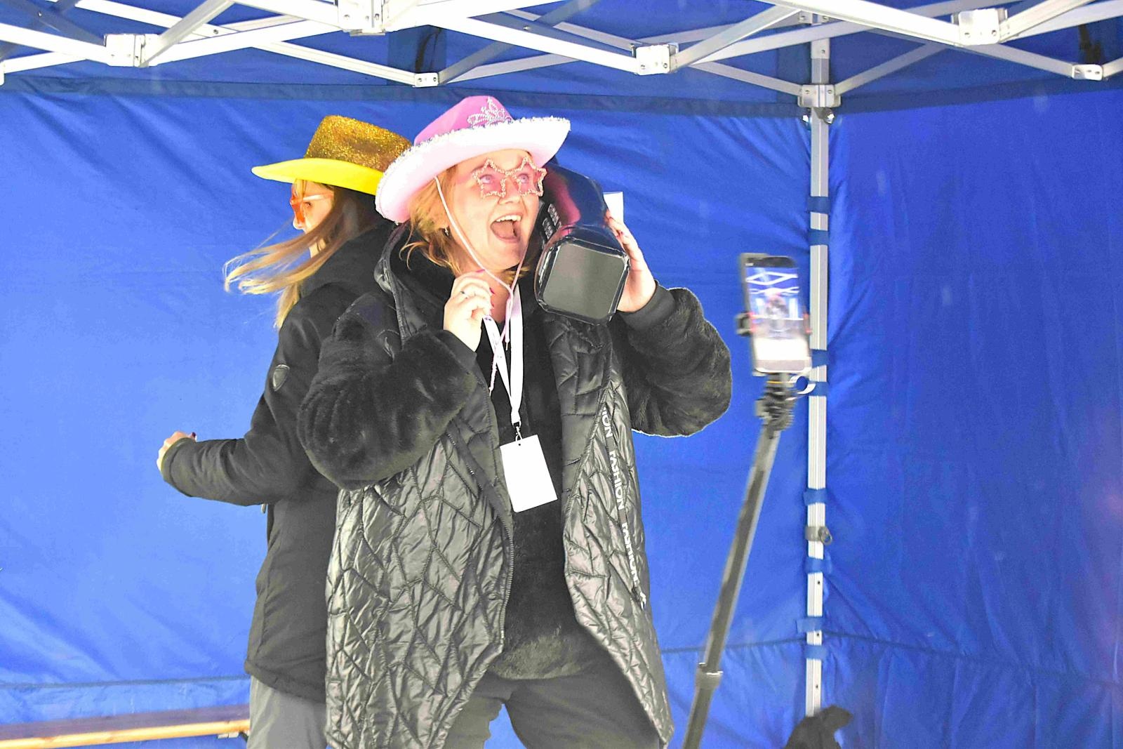 Zdjęcie w galerii na portalu naszwodzislaw.com: Prawdziwi rowerzyści kapryśnej aury się nie boją! wiadomości z regionu