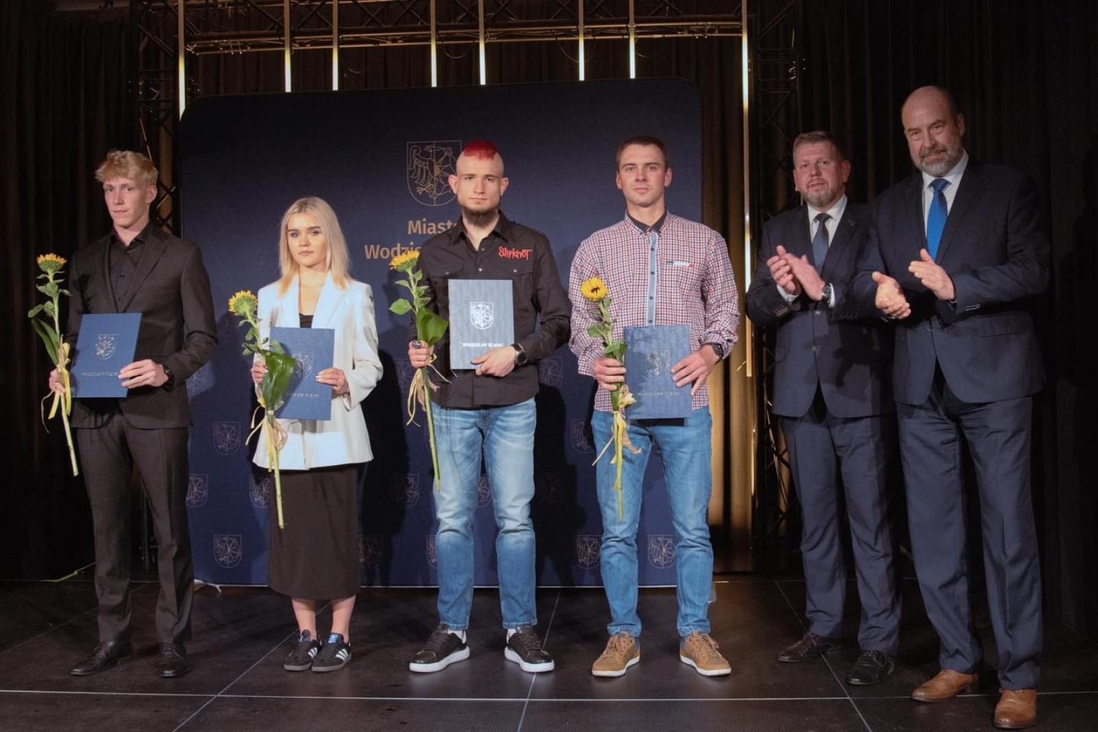 Zdjęcie w galerii na portalu naszwodzislaw.com: Nagrody i wyróżnienia za osiągnięcia sportowe przyznane [FOTO] wiadomości z regionu