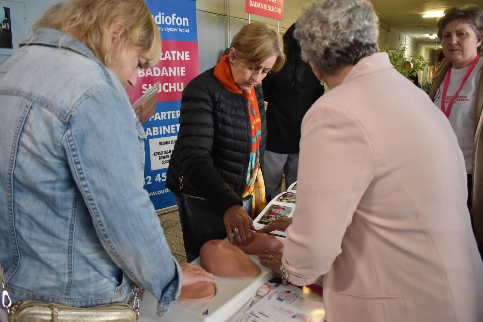 Zdjęcie w galerii na portalu naszwodzislaw.com: Zdrowie, edukacja i profilaktyka w jednym miejscu. Dzień Pacjenta Szpitala Powiatowego za nami wiadomości z regionu