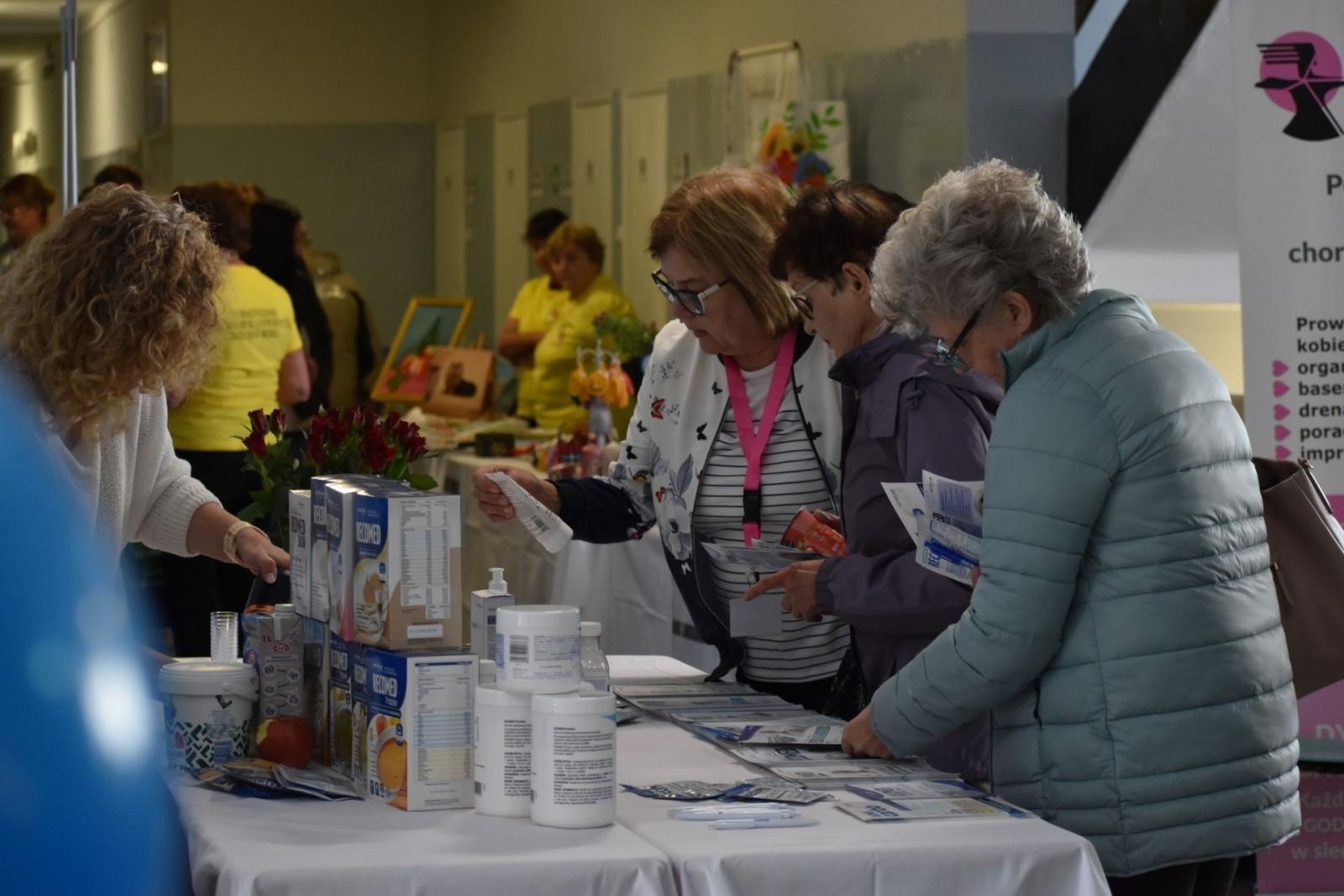 Zdjęcie w galerii na portalu naszwodzislaw.com: Zdrowie, edukacja i profilaktyka w jednym miejscu. Dzień Pacjenta Szpitala Powiatowego za nami wiadomości z regionu