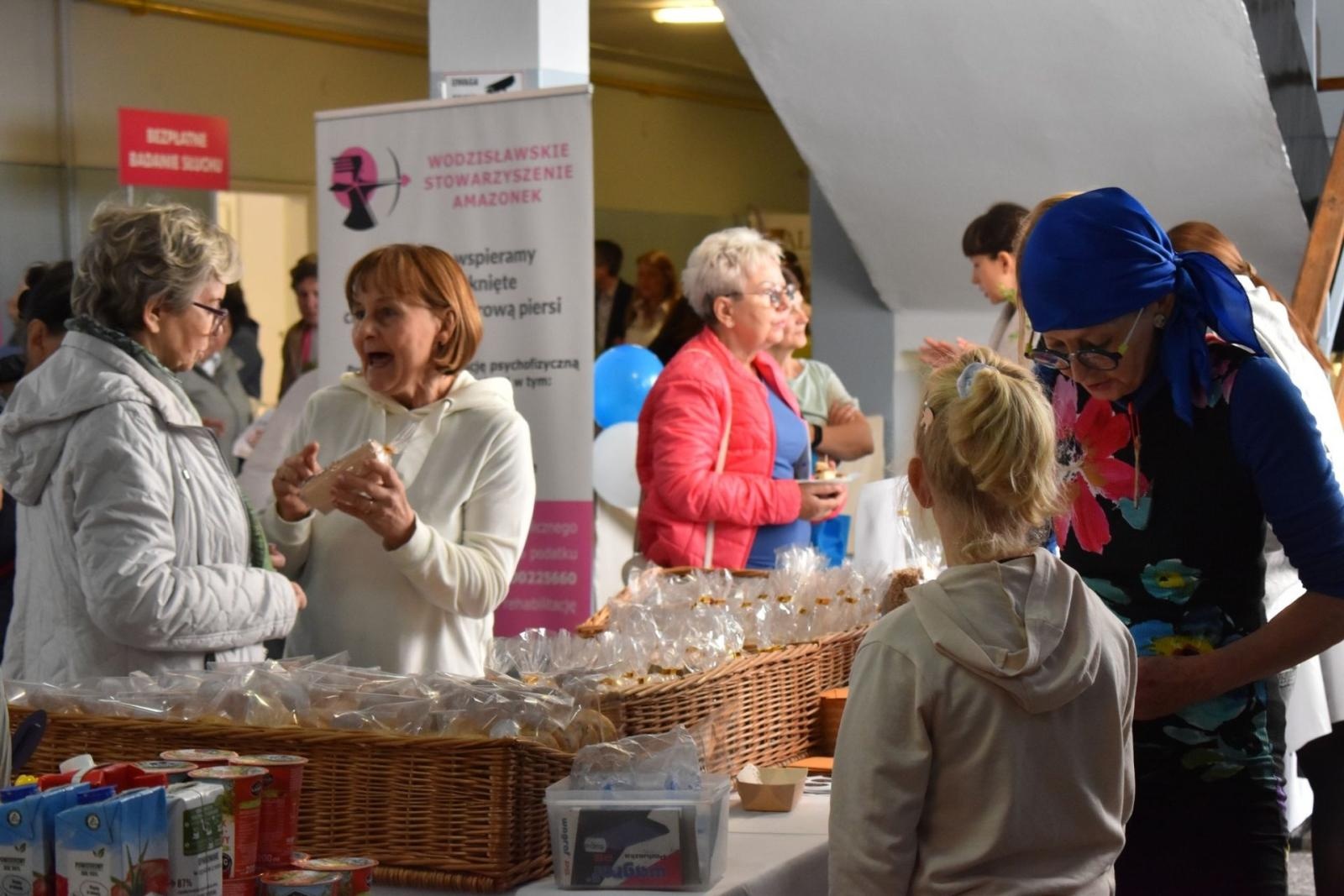 Zdjęcie w galerii na portalu naszwodzislaw.com: Zdrowie, edukacja i profilaktyka w jednym miejscu. Dzień Pacjenta Szpitala Powiatowego za nami wiadomości z regionu