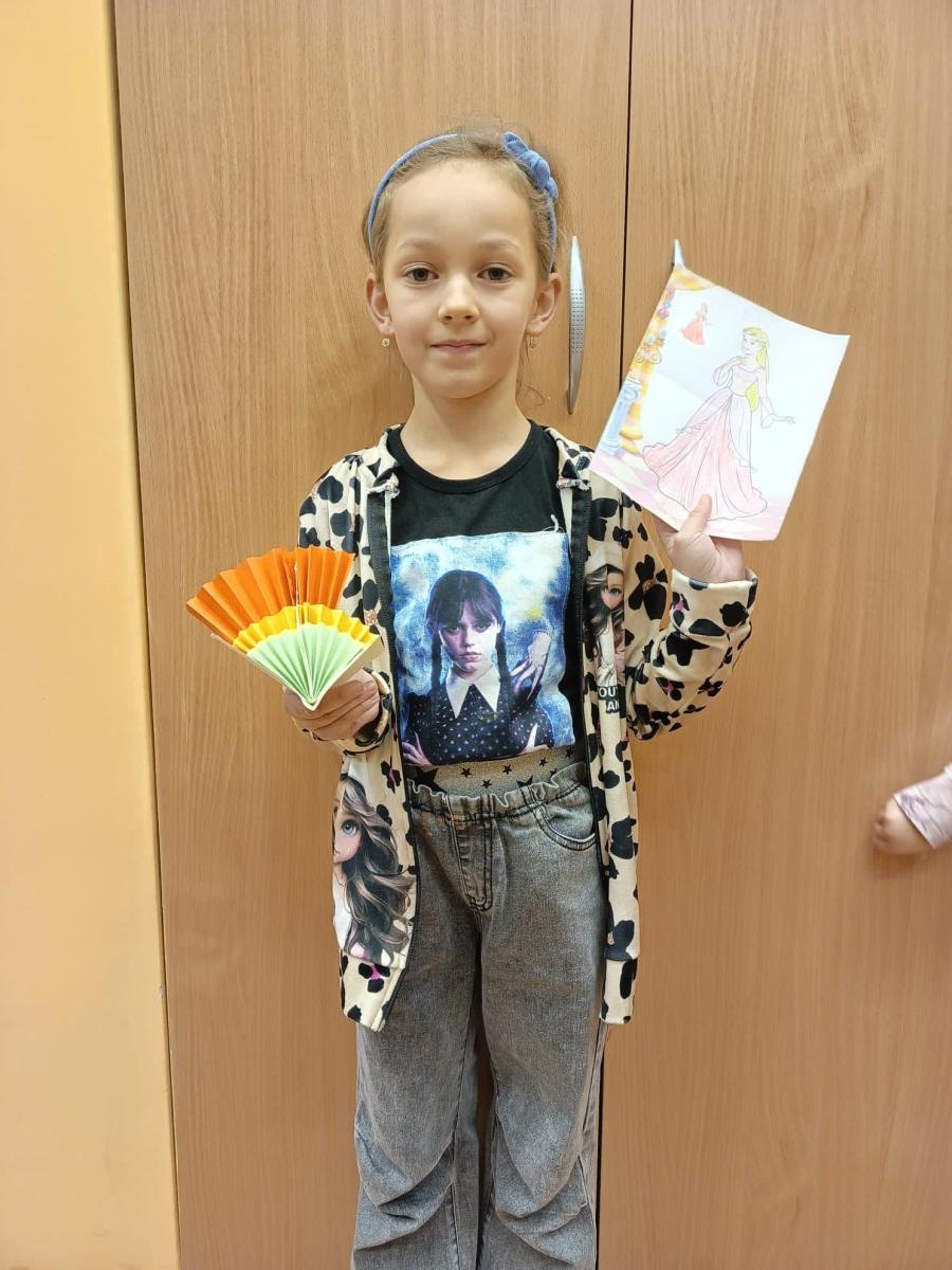 Zdjęcie w galerii na portalu naszwodzislaw.com: Kolorowe pawie w Grabówce – twórcze zajęcia plastyczne dla najmłodszych wiadomości z regionu