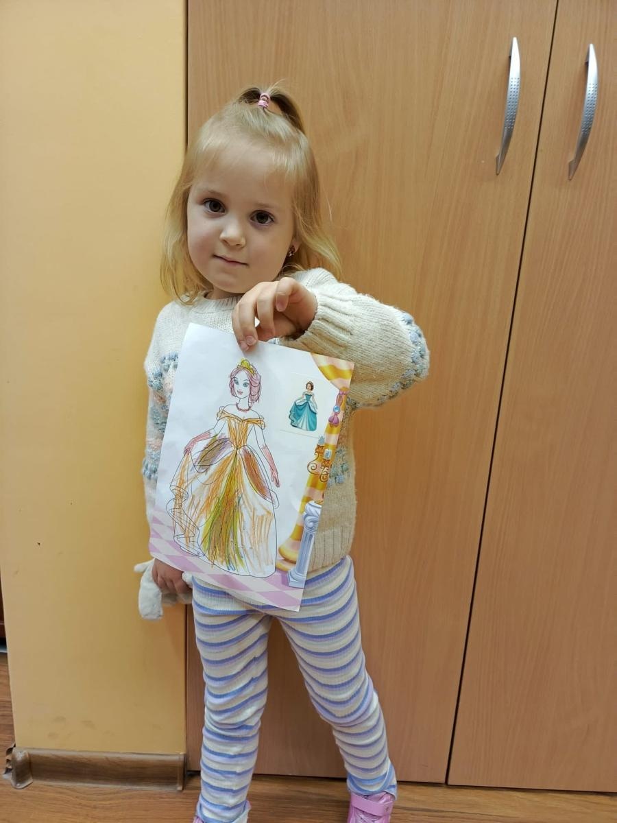 Zdjęcie w galerii na portalu naszwodzislaw.com: Kolorowe pawie w Grabówce – twórcze zajęcia plastyczne dla najmłodszych wiadomości z regionu