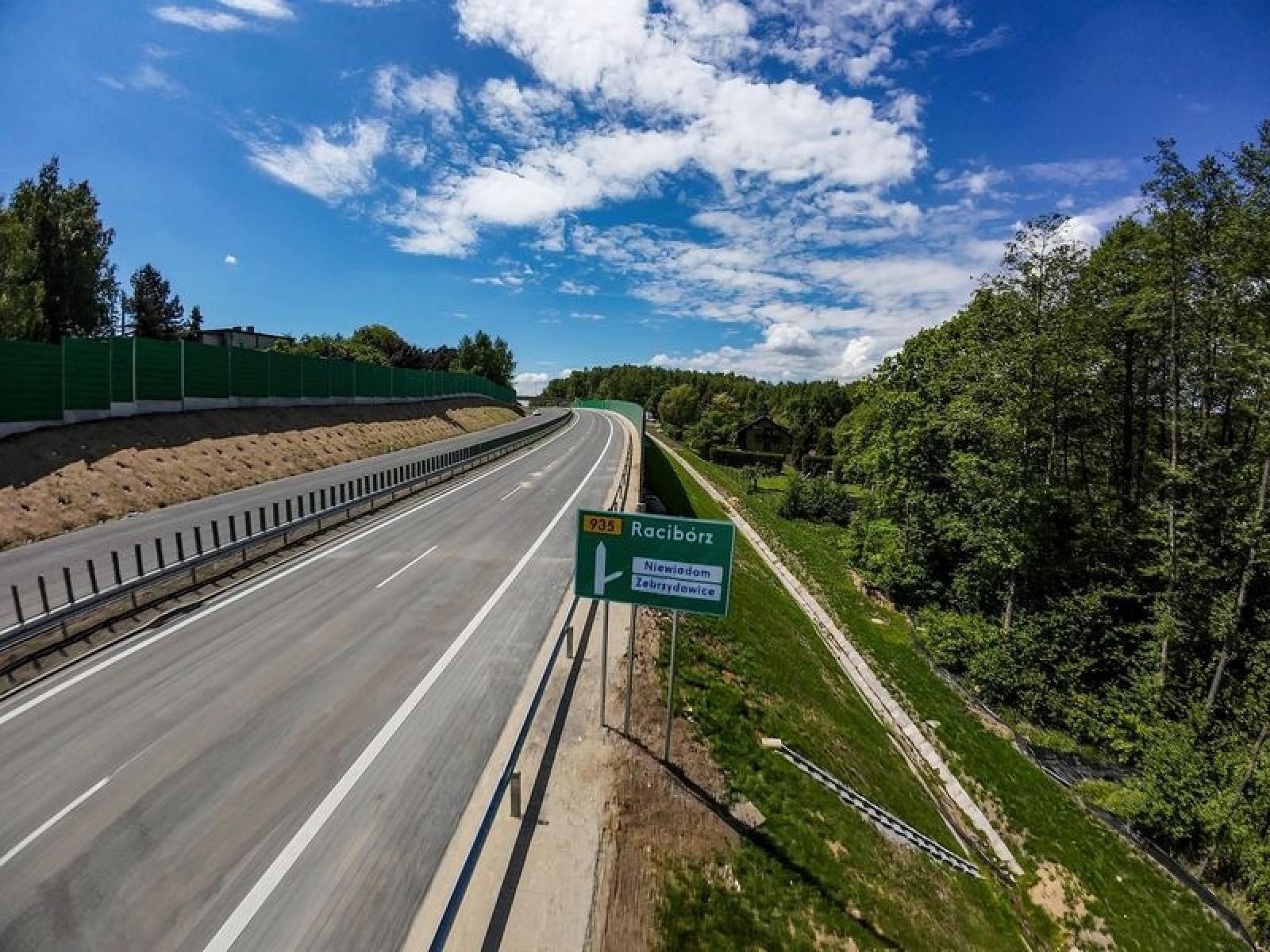 Zdjęcie w galerii na portalu naszwodzislaw.com: Finisz na Drodze Regionalnej  wiadomości z regionu