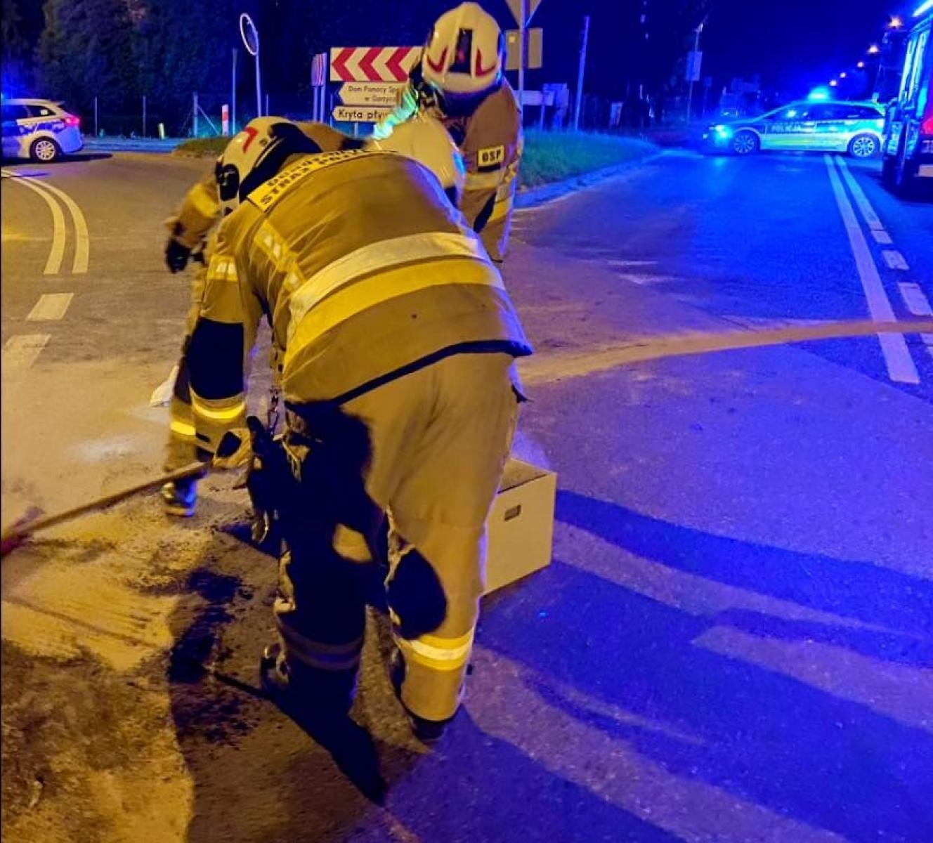 Zdjęcie w galerii na portalu naszwodzislaw.com: Czołówka na skrzyżowaniu Raciborskiej i Bogumińskiej w Gorzycach wiadomości z regionu