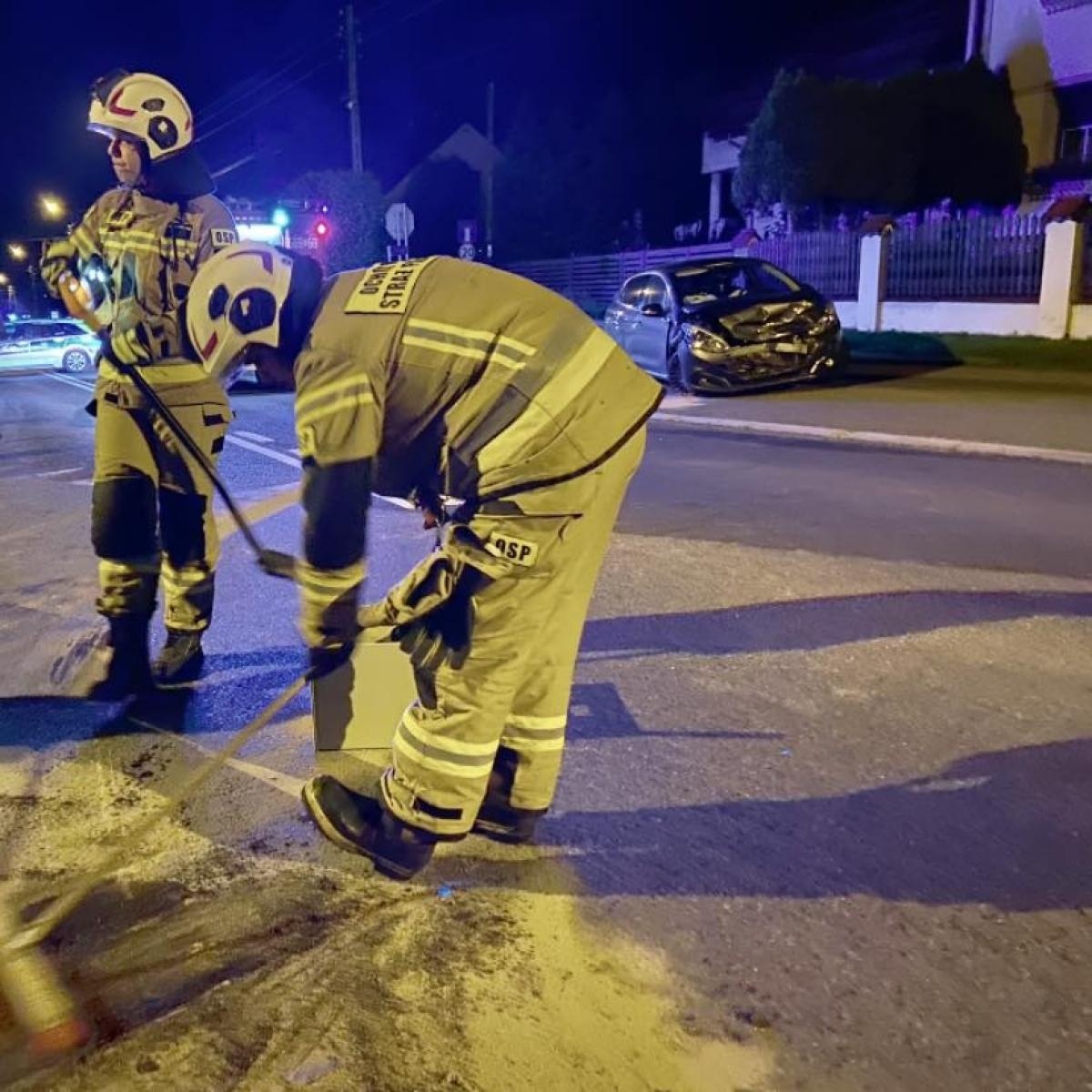 Zdjęcie w galerii na portalu naszwodzislaw.com: Czołówka na skrzyżowaniu Raciborskiej i Bogumińskiej w Gorzycach wiadomości z regionu