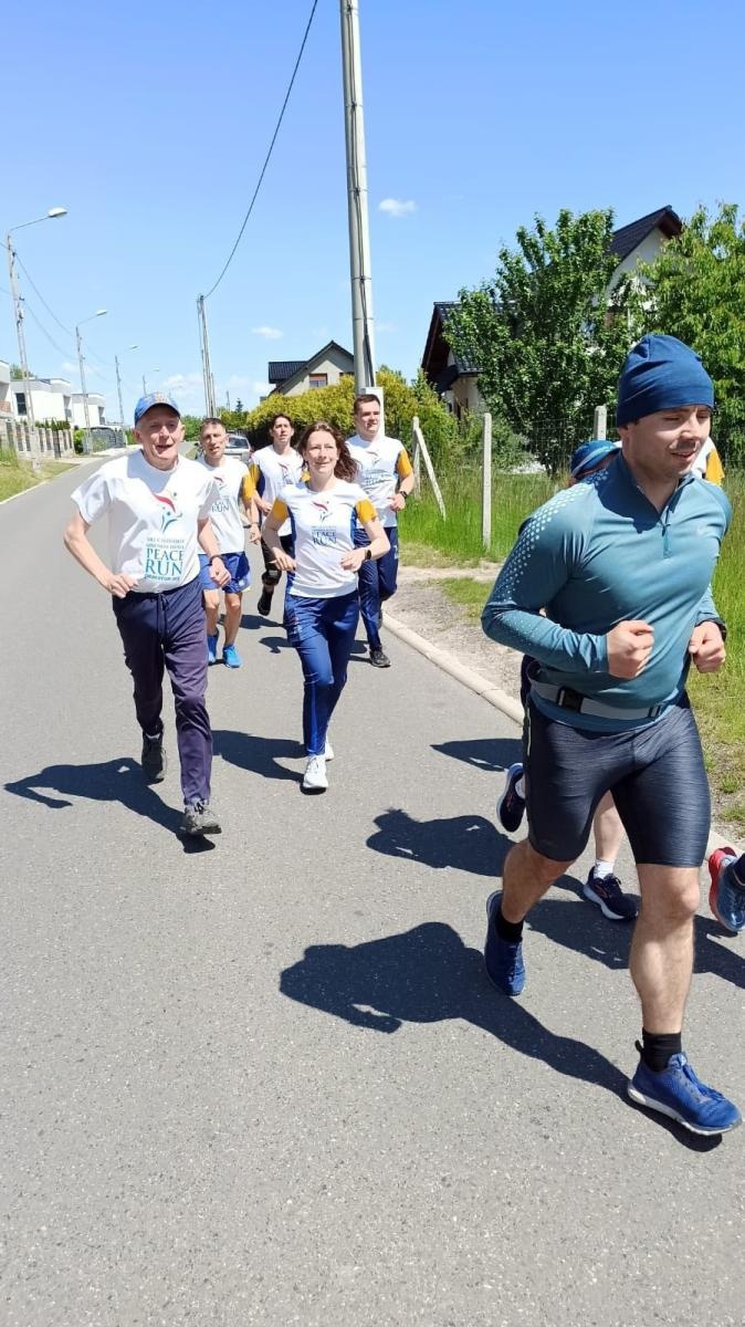 Zdjęcie w galerii na portalu naszwodzislaw.com: Bieg Pokoju zawitał do Gminy Godów [FOTO] wiadomości z regionu