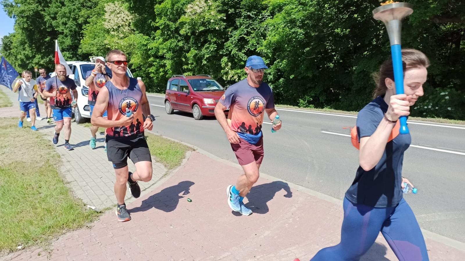 Zdjęcie w galerii na portalu naszwodzislaw.com: Bieg Pokoju zawitał do Gminy Godów [FOTO] wiadomości z regionu