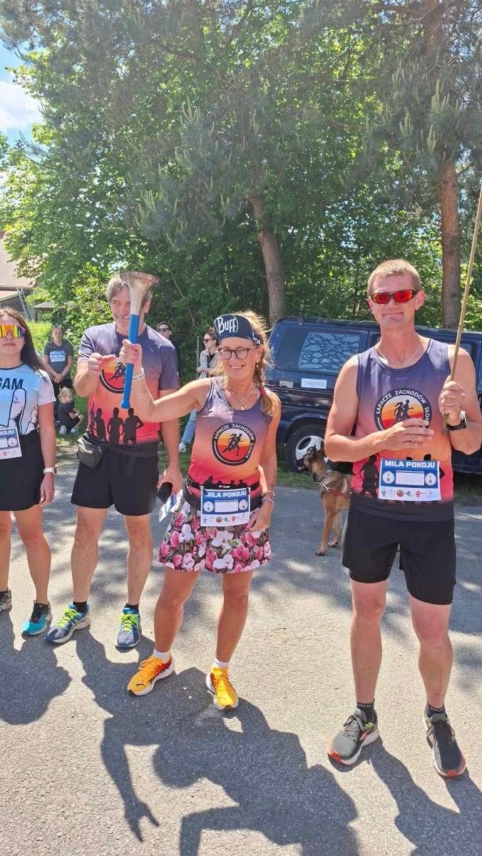 Zdjęcie w galerii na portalu naszwodzislaw.com: Bieg Pokoju zawitał do Gminy Godów [FOTO] wiadomości z regionu