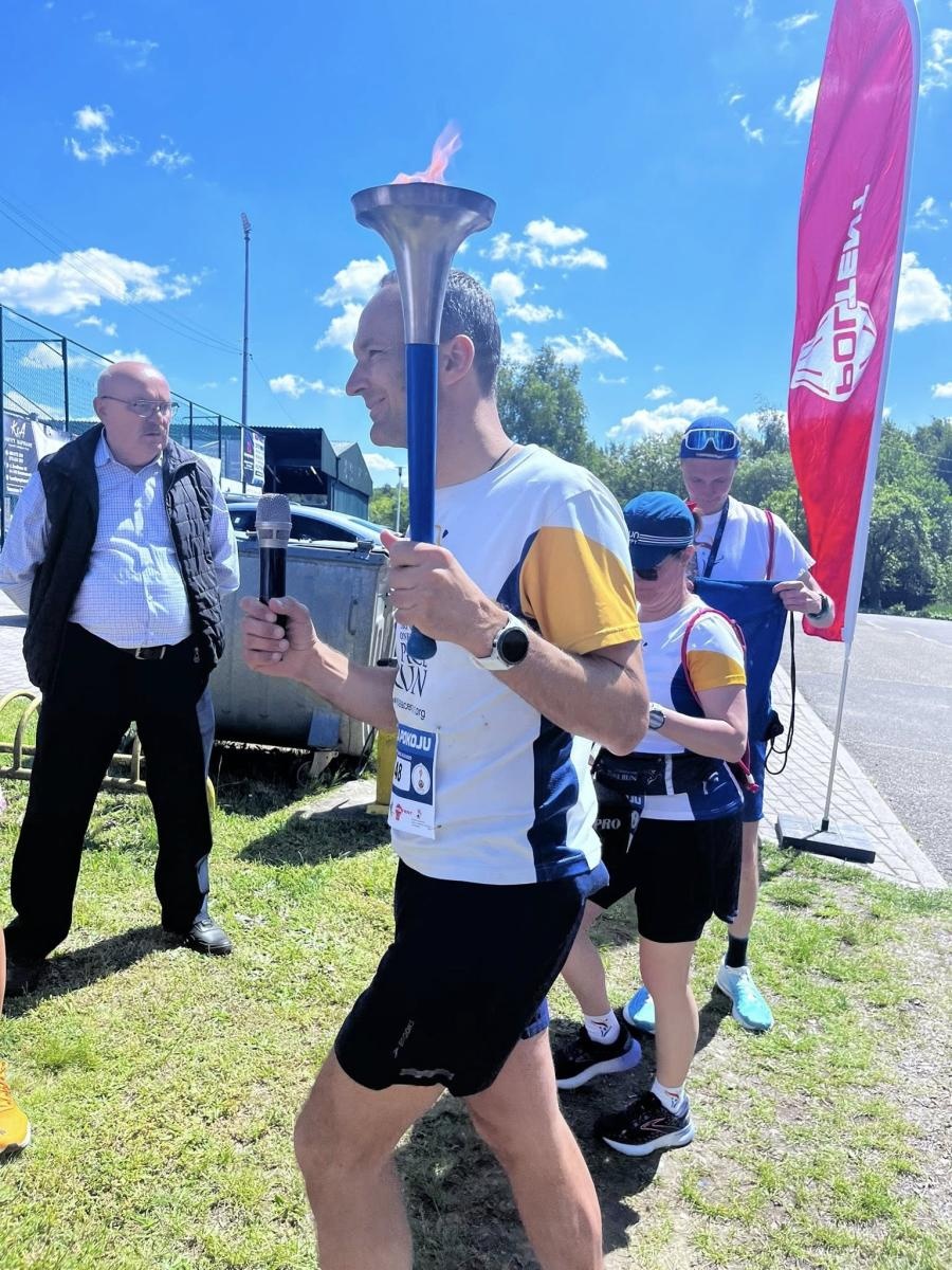 Zdjęcie w galerii na portalu naszwodzislaw.com: Bieg Pokoju zawitał do Gminy Godów [FOTO] wiadomości z regionu