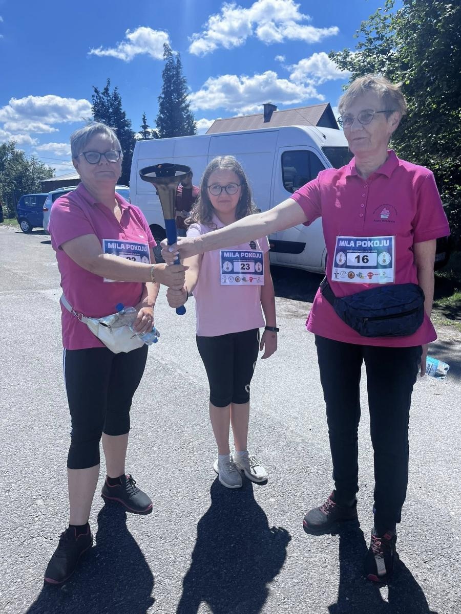 Zdjęcie w galerii na portalu naszwodzislaw.com: Bieg Pokoju zawitał do Gminy Godów [FOTO] wiadomości z regionu