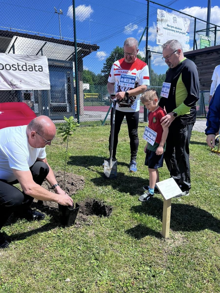 Zdjęcie w galerii na portalu naszwodzislaw.com: Bieg Pokoju zawitał do Gminy Godów [FOTO] wiadomości z regionu
