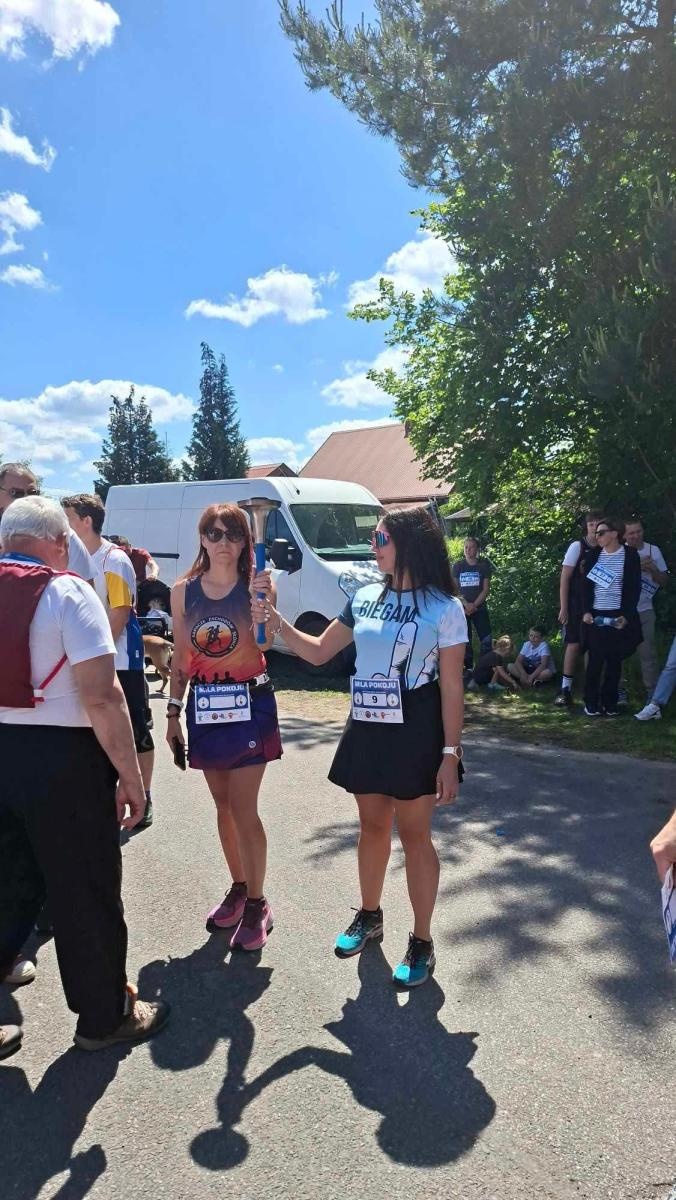 Zdjęcie w galerii na portalu naszwodzislaw.com: Bieg Pokoju zawitał do Gminy Godów [FOTO] wiadomości z regionu