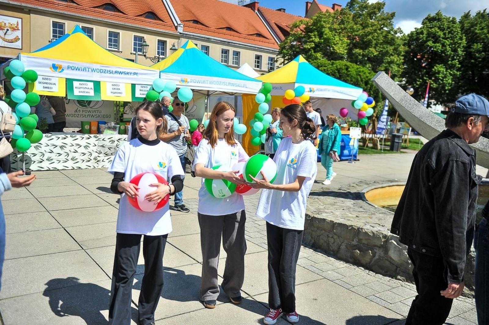 Zdjęcie w galerii na portalu naszwodzislaw.com: Powiatowy Festiwal Kultury 2025. Święto tradycji, talentów i zabawy za nami wiadomości z regionu