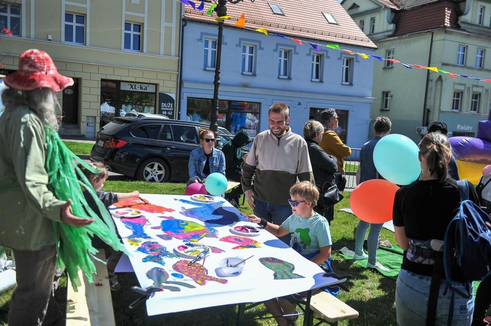 Zdjęcie w galerii na portalu naszwodzislaw.com: Powiatowy Festiwal Kultury 2025. Święto tradycji, talentów i zabawy za nami wiadomości z regionu