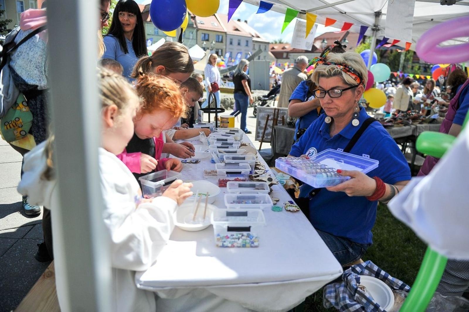 Zdjęcie w galerii na portalu naszwodzislaw.com: Powiatowy Festiwal Kultury 2025. Święto tradycji, talentów i zabawy za nami wiadomości z regionu