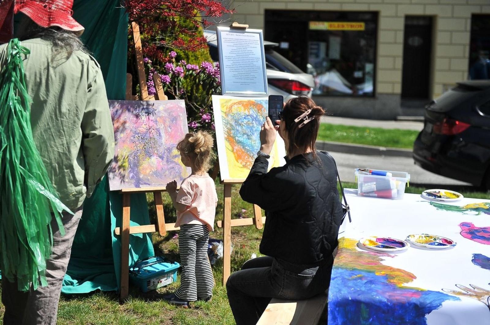 Zdjęcie w galerii na portalu naszwodzislaw.com: Powiatowy Festiwal Kultury 2025. Święto tradycji, talentów i zabawy za nami wiadomości z regionu