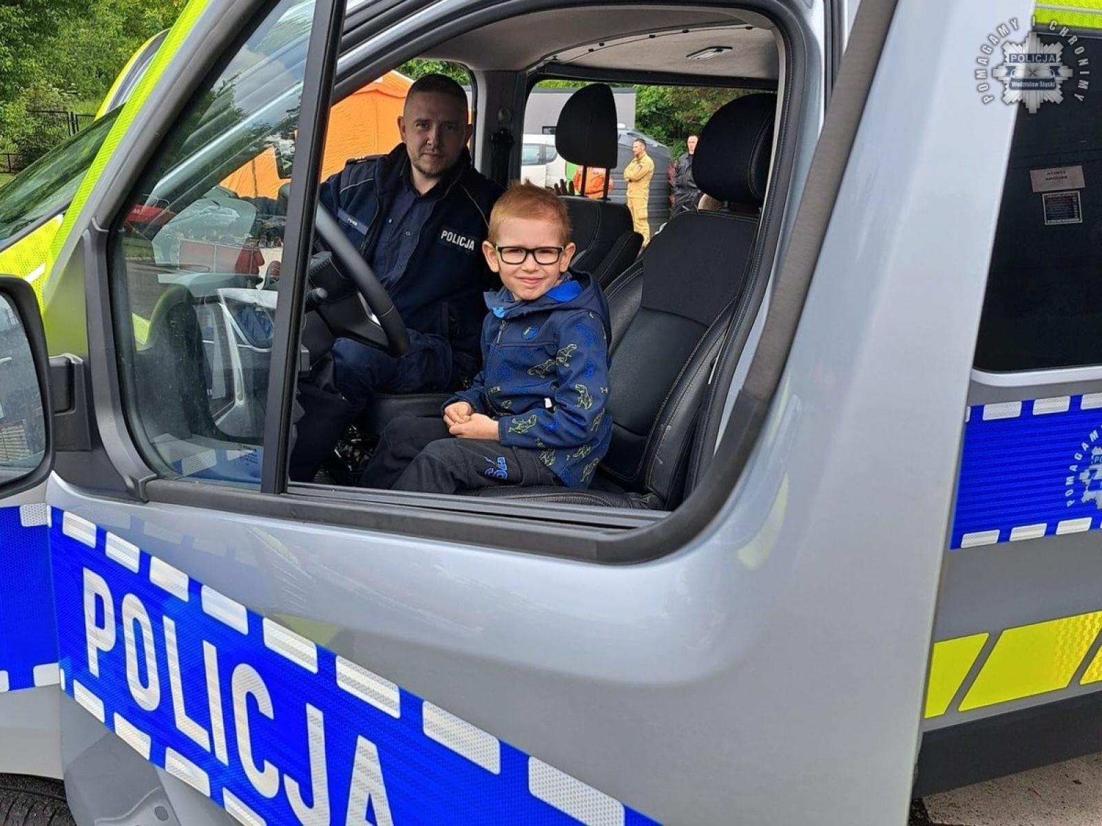 Zdjęcie w galerii na portalu naszwodzislaw.com: Dni otwartych strażnic z udziałem wodzisławskich policjantów wiadomości z regionu