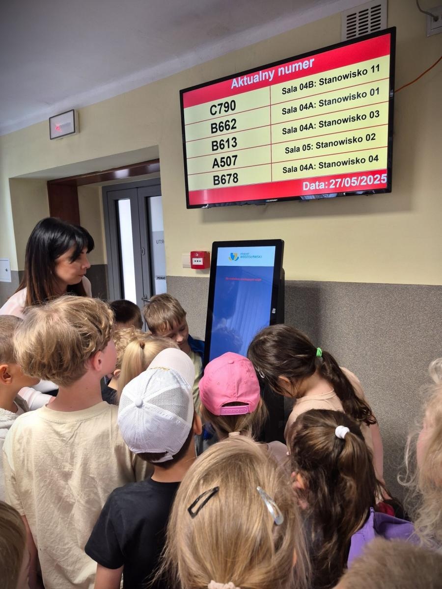 Zdjęcie w galerii na portalu naszwodzislaw.com: Dzień Samorządu Terytorialnego. Niecodzienni goście w wodzisławskim starostwie wiadomości z regionu