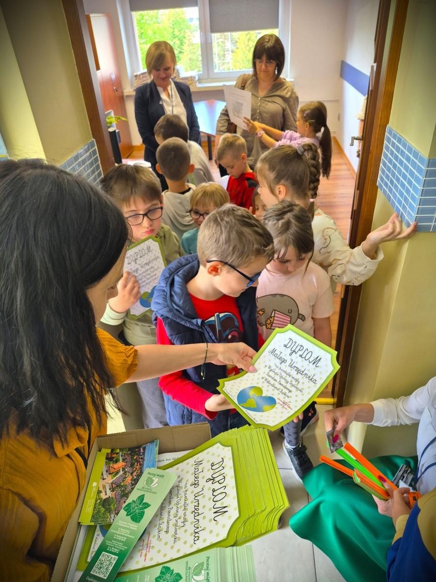 Zdjęcie w galerii na portalu naszwodzislaw.com: Dzień Samorządu Terytorialnego. Niecodzienni goście w wodzisławskim starostwie wiadomości z regionu