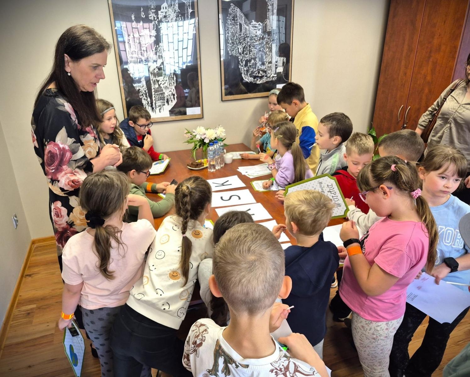 Zdjęcie w galerii na portalu naszwodzislaw.com: Dzień Samorządu Terytorialnego. Niecodzienni goście w wodzisławskim starostwie wiadomości z regionu