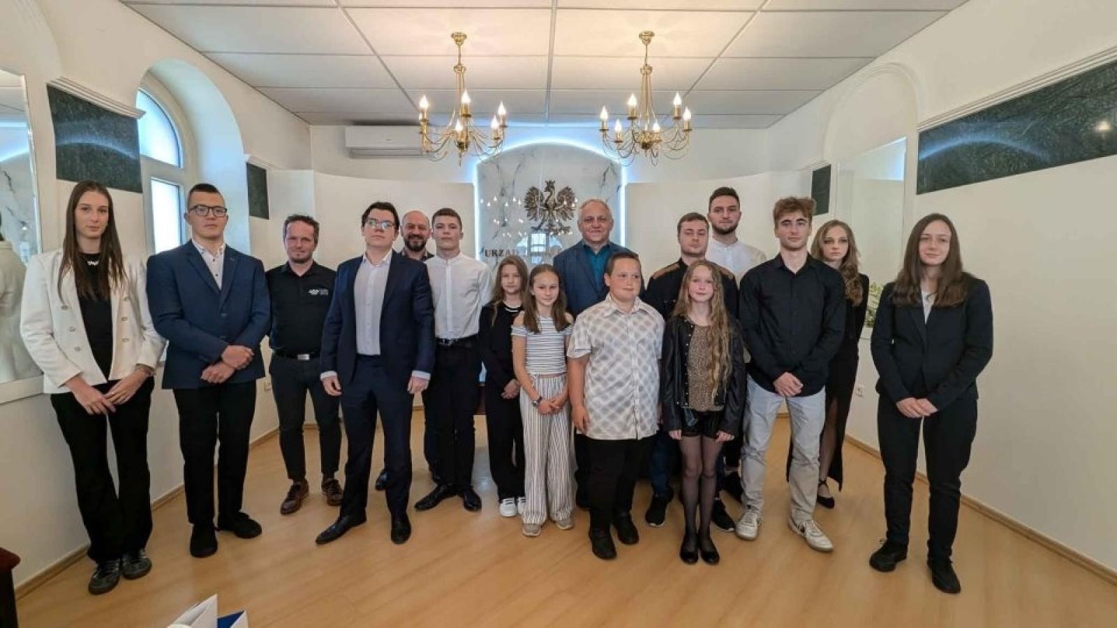 Zdjęcie w galerii na portalu naszwodzislaw.com: Pszów. Wręczono nagrody za osiągnięcia sportowe 2024 wiadomości z regionu