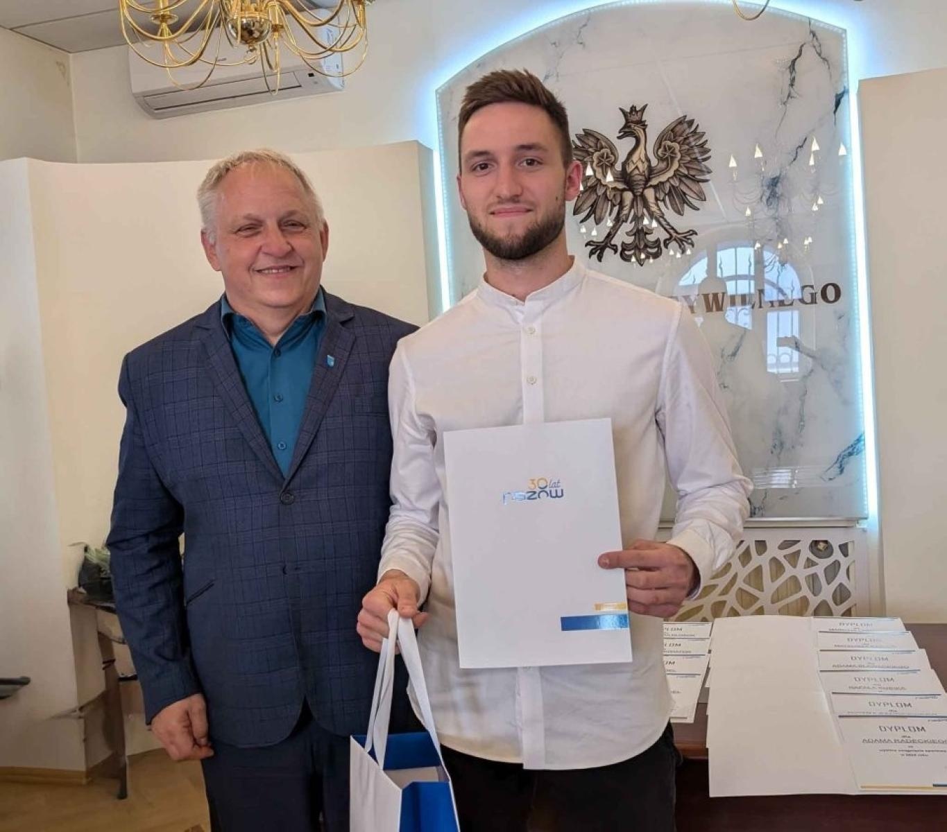 Zdjęcie w galerii na portalu naszwodzislaw.com: Pszów. Wręczono nagrody za osiągnięcia sportowe 2024 wiadomości z regionu