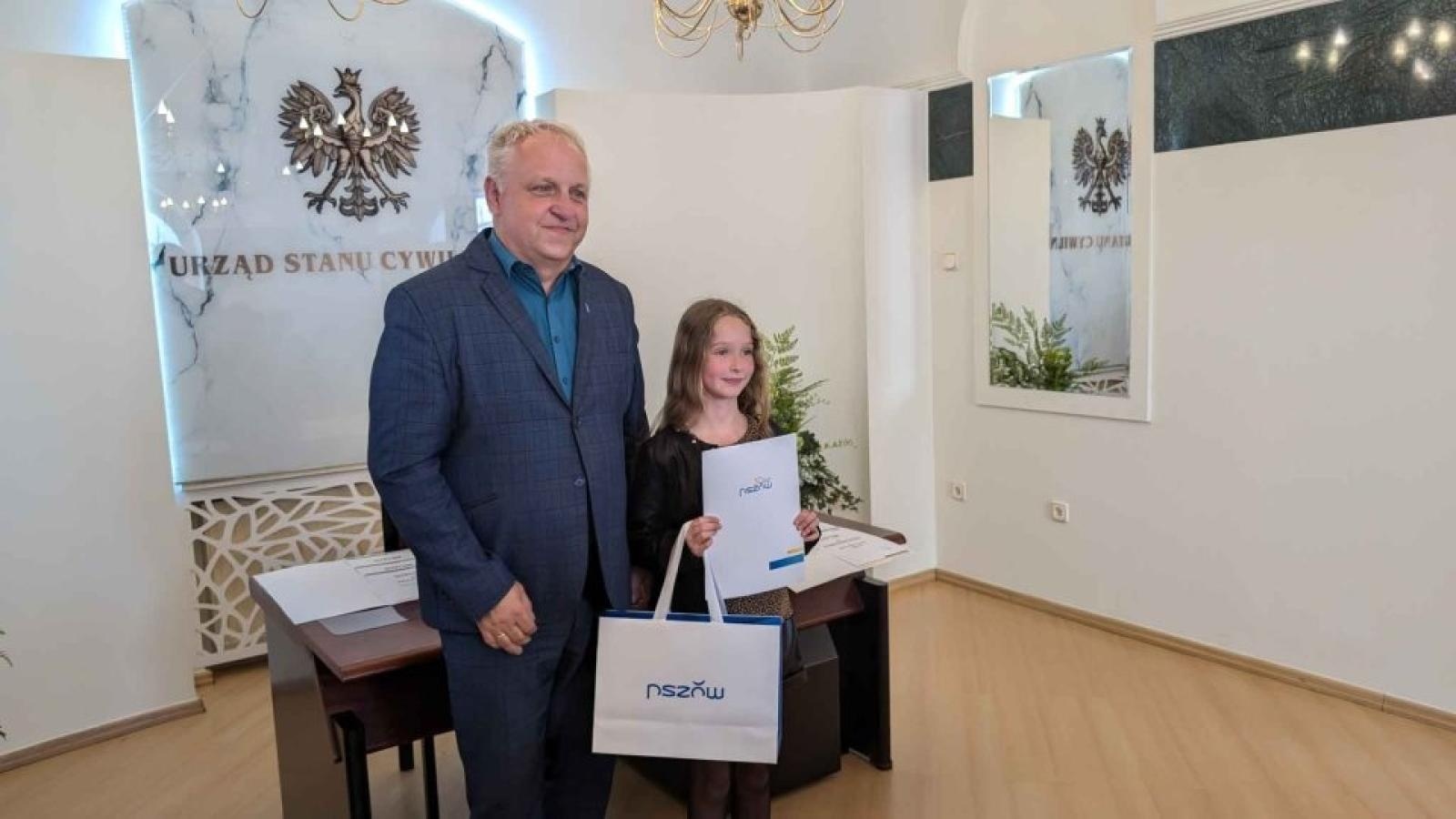 Zdjęcie w galerii na portalu naszwodzislaw.com: Pszów. Wręczono nagrody za osiągnięcia sportowe 2024 wiadomości z regionu