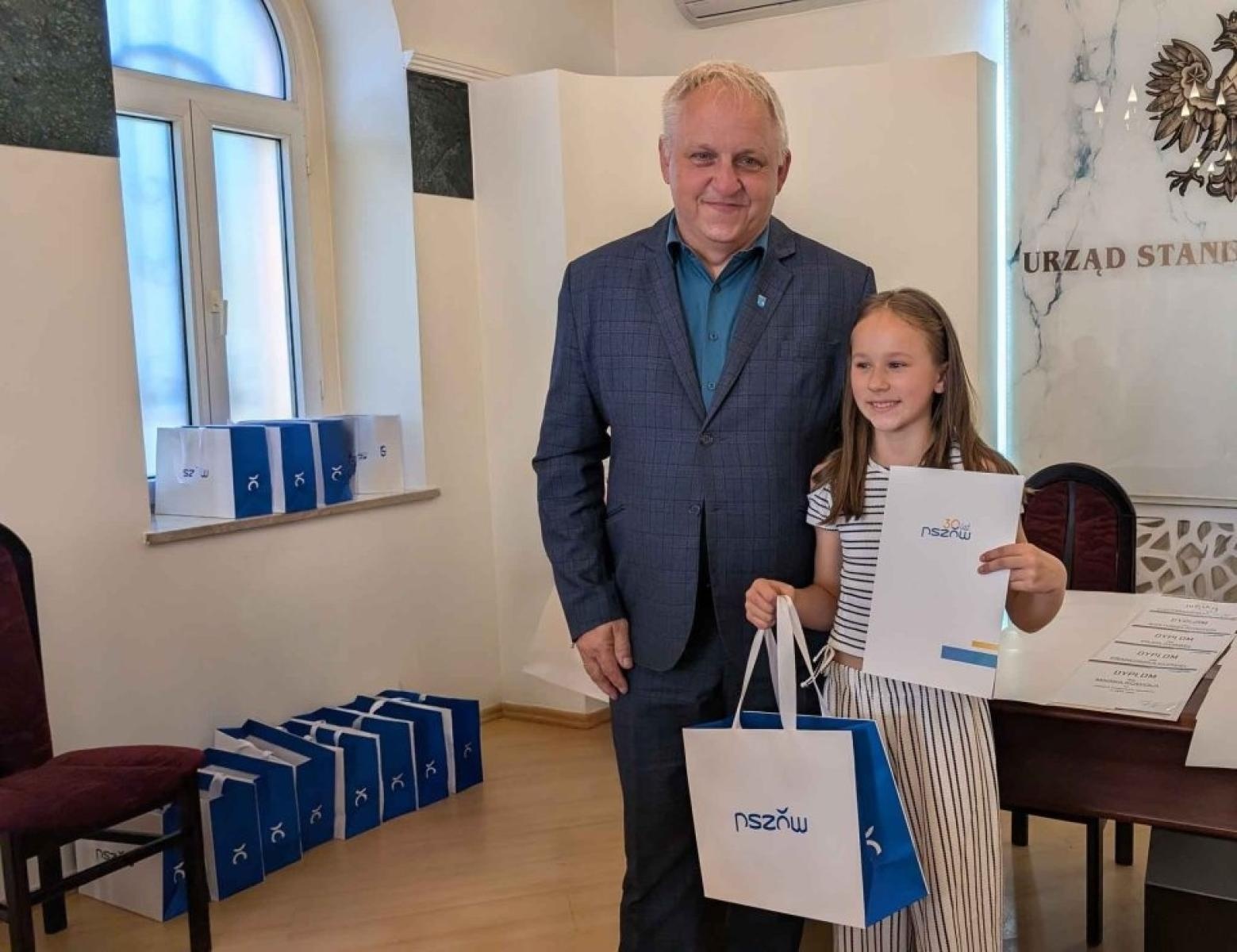 Zdjęcie w galerii na portalu naszwodzislaw.com: Pszów. Wręczono nagrody za osiągnięcia sportowe 2024 wiadomości z regionu