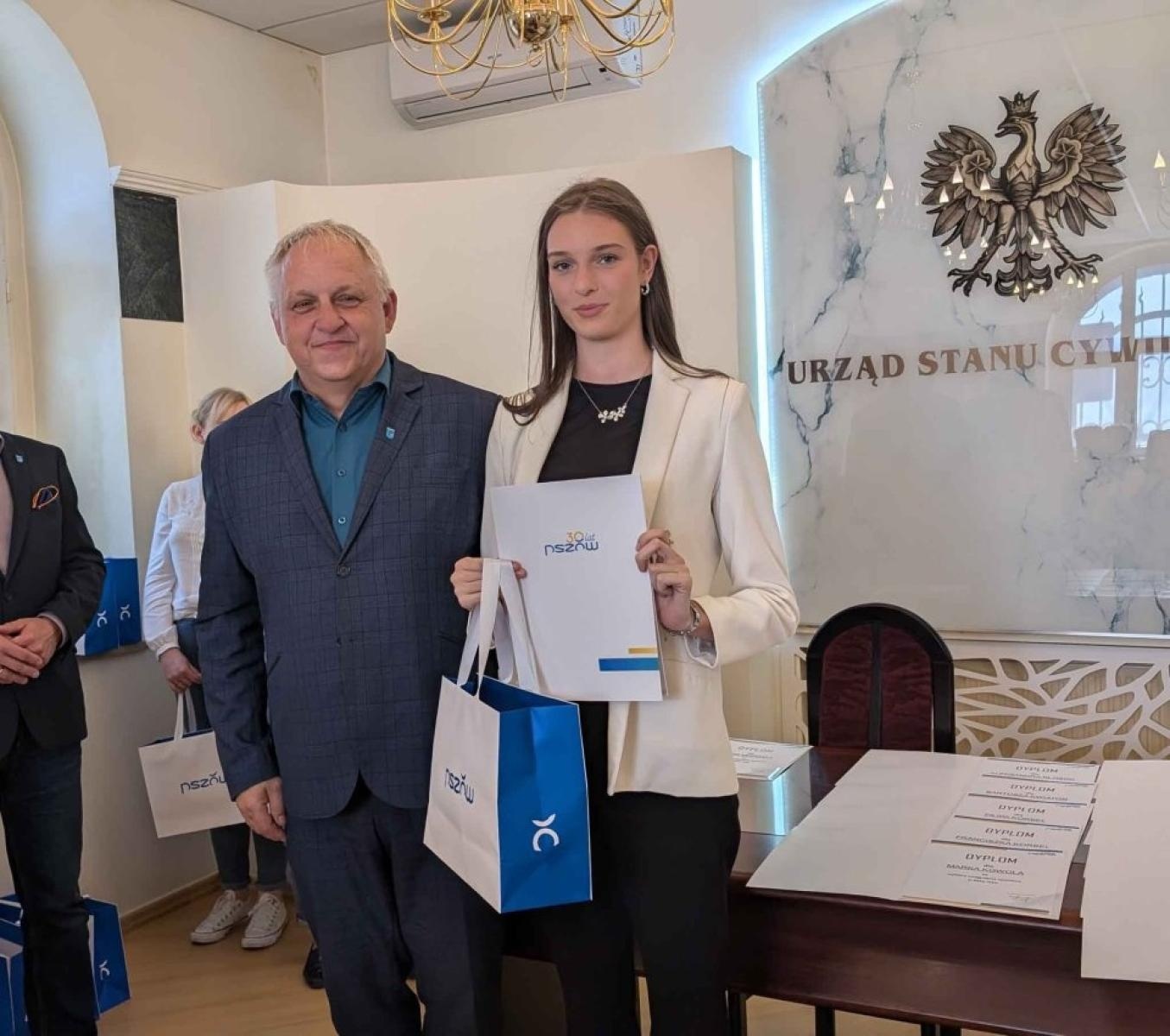 Zdjęcie w galerii na portalu naszwodzislaw.com: Pszów. Wręczono nagrody za osiągnięcia sportowe 2024 wiadomości z regionu