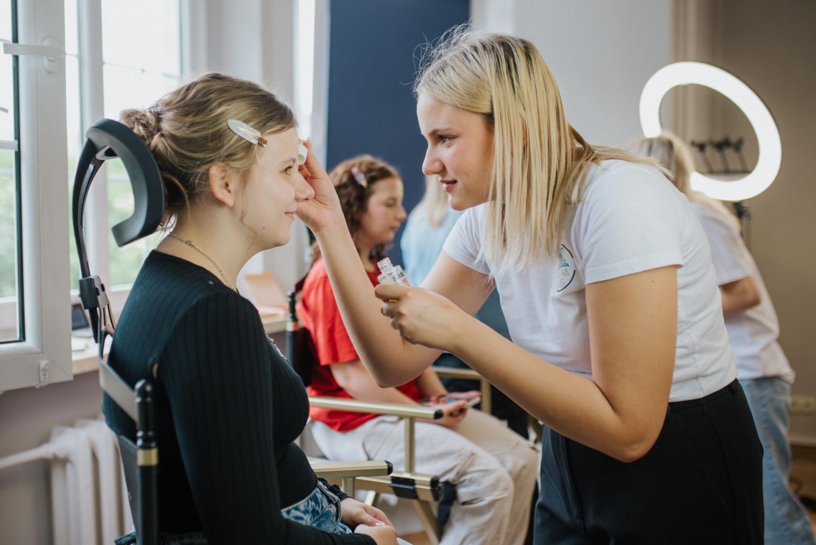 Zdjęcie w galerii na portalu naszwodzislaw.com: Metamorfozy z Sercem. Piękna inicjatywa z okazji Dnia Dziecka [FOTO] wiadomości z regionu