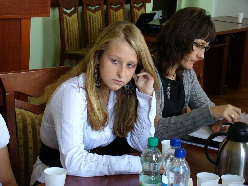 Zdjęcie w galerii na portalu naszwodzislaw.com: Bierna młodzież czy nieudolni dorośli wiadomości z regionu