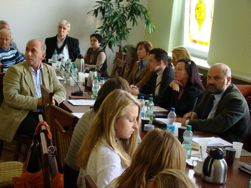 Zdjęcie w galerii na portalu naszwodzislaw.com: Bierna młodzież czy nieudolni dorośli wiadomości z regionu