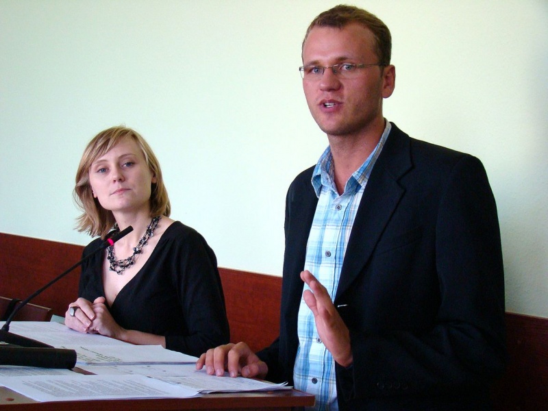 Zdjęcie w galerii na portalu naszwodzislaw.com: Bierna młodzież czy nieudolni dorośli wiadomości z regionu