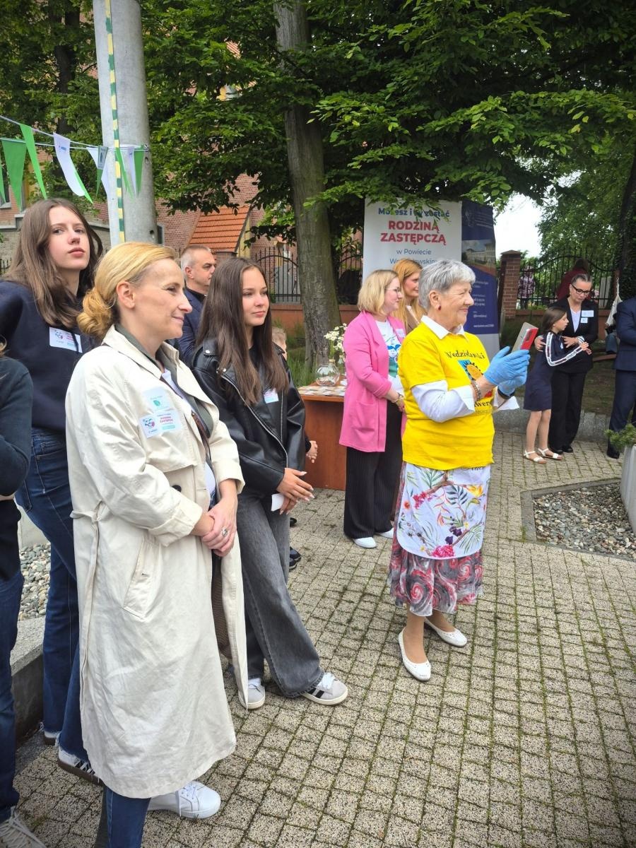 Zdjęcie w galerii na portalu naszwodzislaw.com: Festyn z Rodziną Zastępczą – dzień pełen radości i zabawy wiadomości z regionu