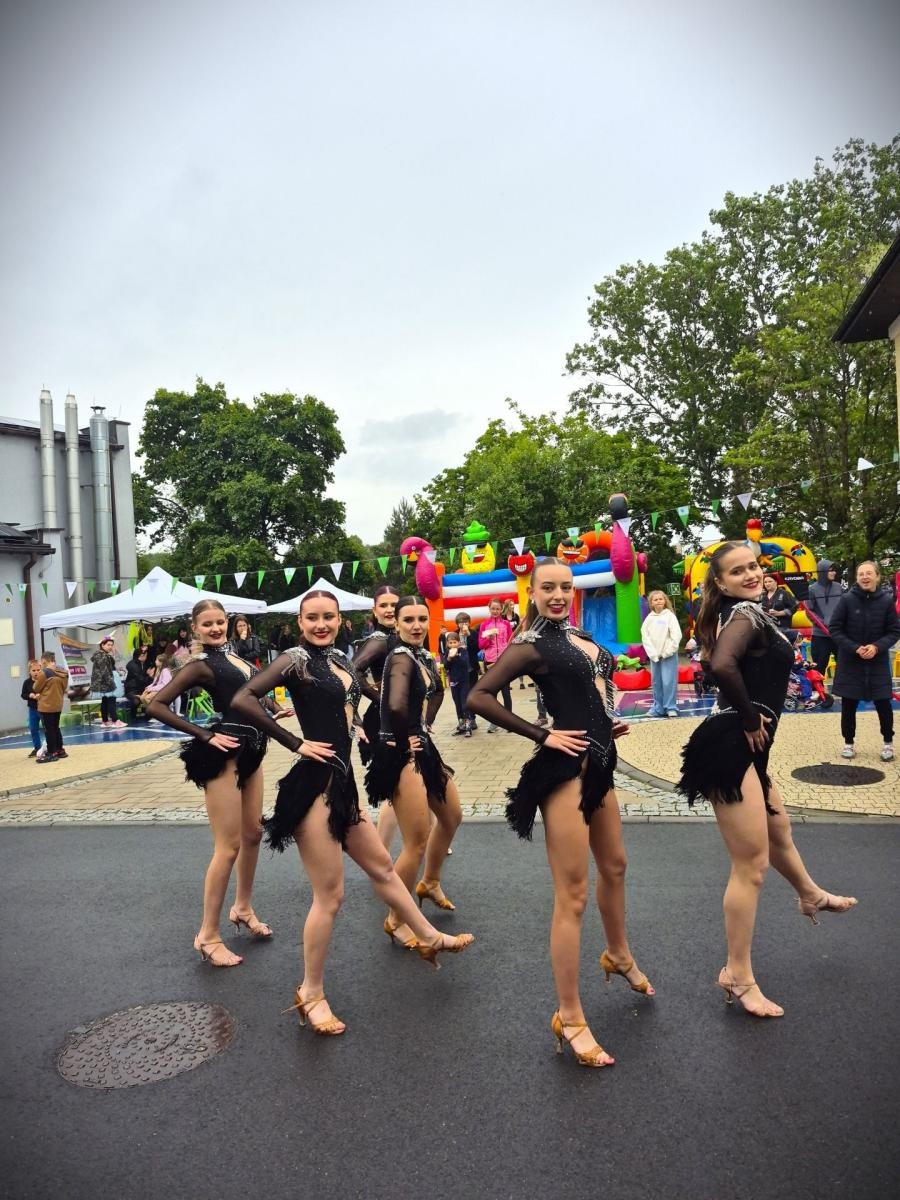 Zdjęcie w galerii na portalu naszwodzislaw.com: Festyn z Rodziną Zastępczą – dzień pełen radości i zabawy wiadomości z regionu