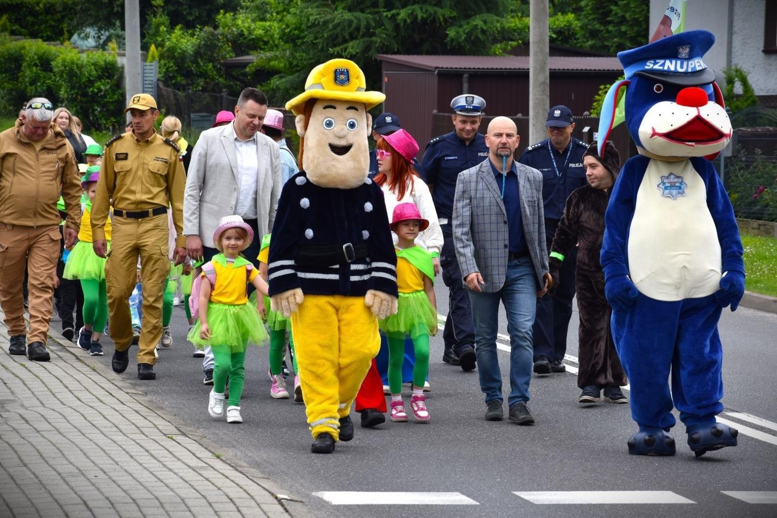 Zdjęcie w galerii na portalu naszwodzislaw.com: Bo bezpieczeństwo ważna sprawa! Za nami piknik w Radlinie [FOTO] wiadomości z regionu