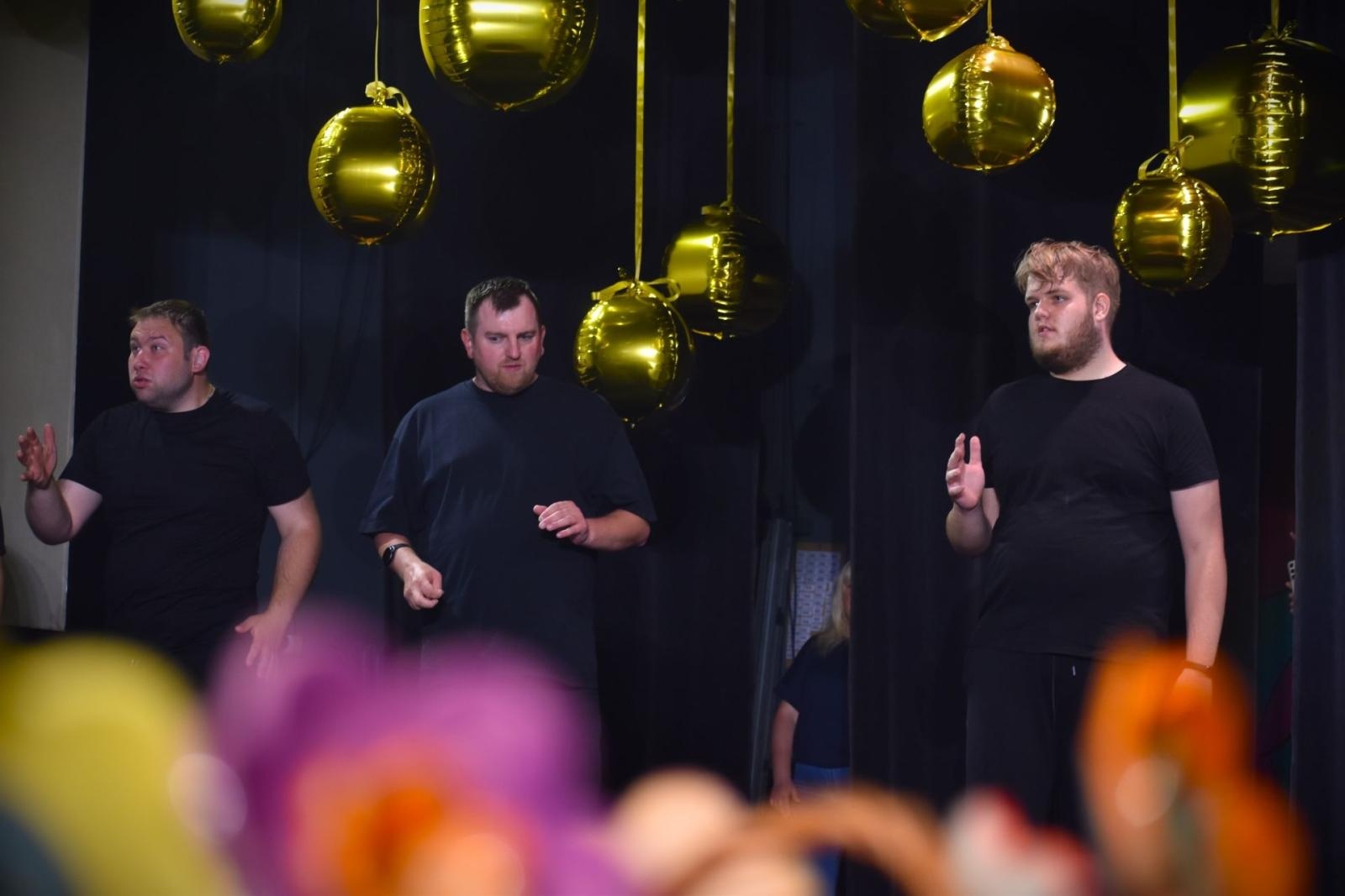 Zdjęcie w galerii na portalu naszwodzislaw.com: Dzieci podziękowały rodzicom w wyjątkowym koncercie wiadomości z regionu