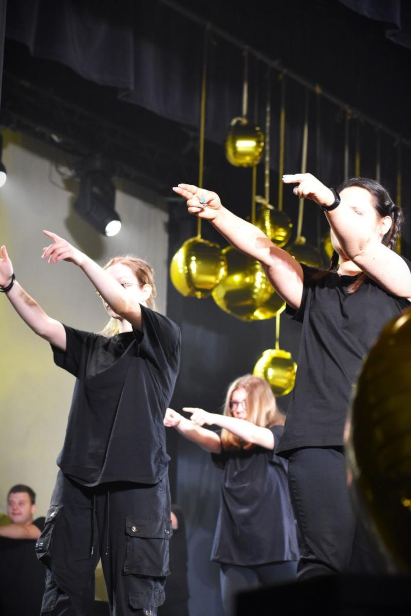 Zdjęcie w galerii na portalu naszwodzislaw.com: Dzieci podziękowały rodzicom w wyjątkowym koncercie wiadomości z regionu