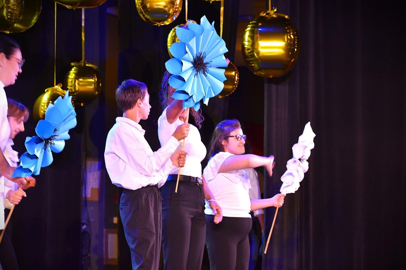 Zdjęcie w galerii na portalu naszwodzislaw.com: Dzieci podziękowały rodzicom w wyjątkowym koncercie wiadomości z regionu