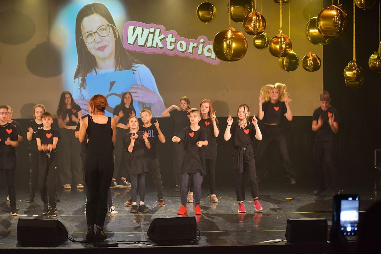 Zdjęcie w galerii na portalu naszwodzislaw.com: Dzieci podziękowały rodzicom w wyjątkowym koncercie wiadomości z regionu