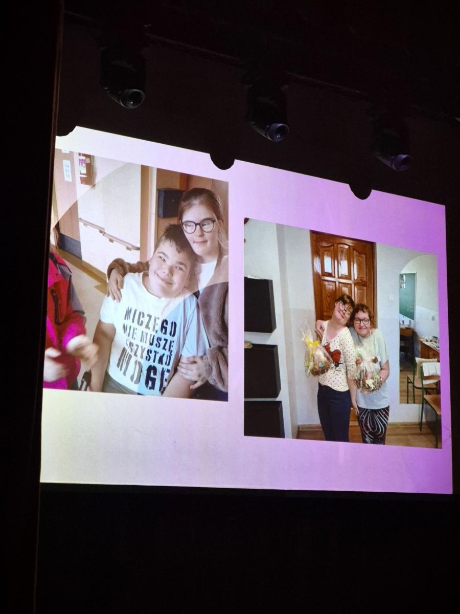 Zdjęcie w galerii na portalu naszwodzislaw.com: Dzieci podziękowały rodzicom w wyjątkowym koncercie wiadomości z regionu