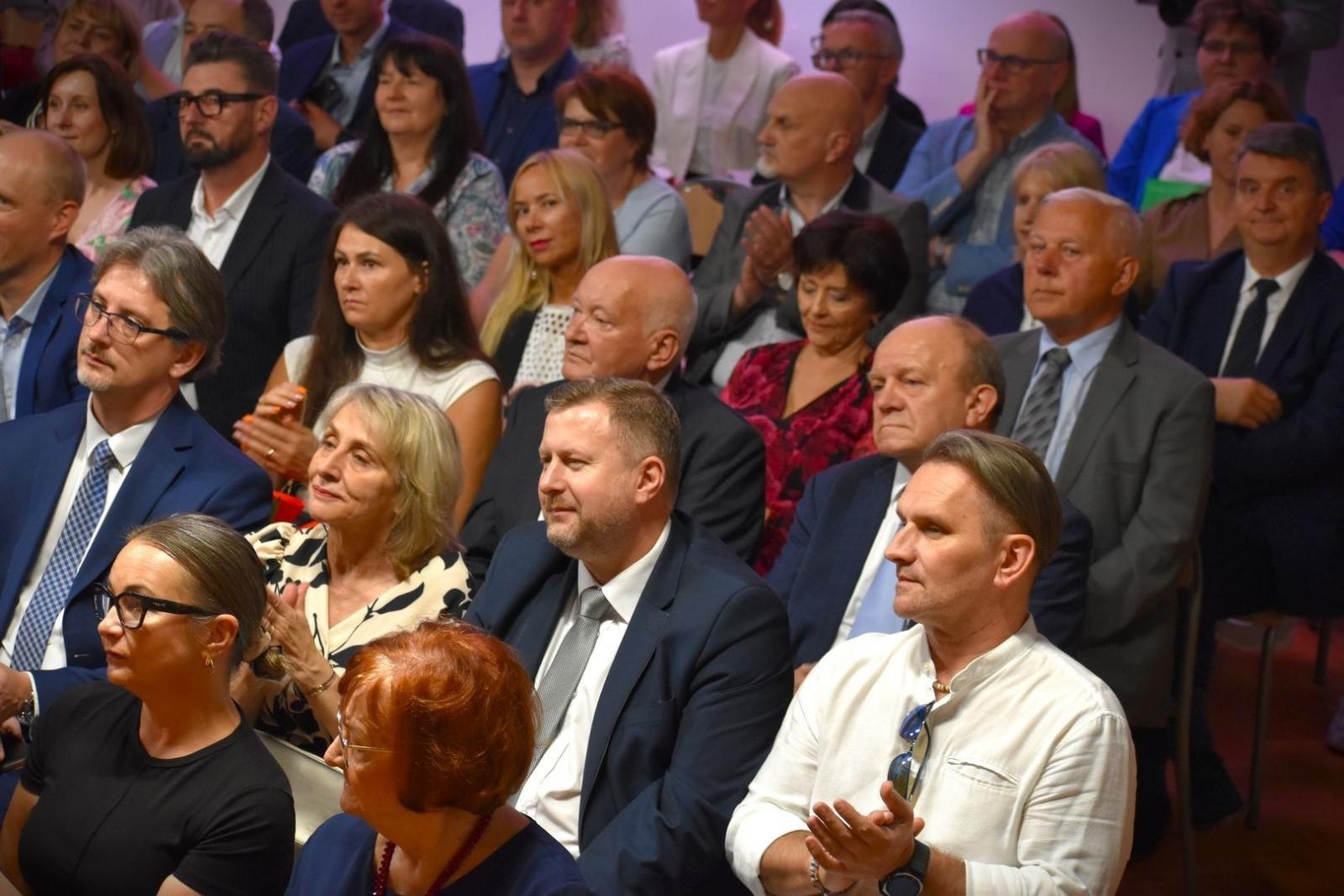 Zdjęcie w galerii na portalu naszwodzislaw.com: Nowa era edukacji zawodowej w Powiecie Wodzisławskim. Otwarto Branżowe Centrum Umiejętności w dziedzinie robotyki [FOTO i WIDEO] wiadomości z regionu