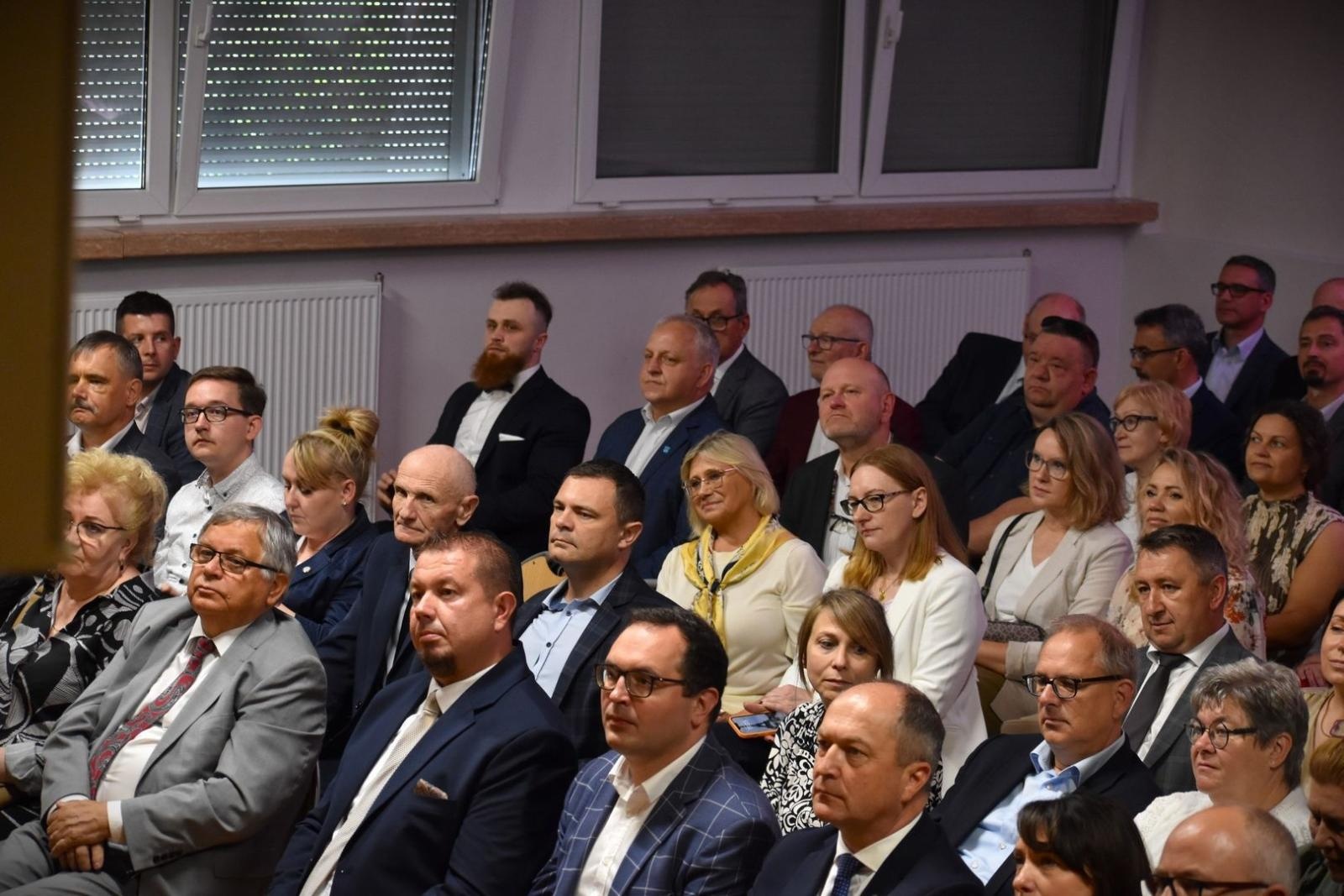 Zdjęcie w galerii na portalu naszwodzislaw.com: Nowa era edukacji zawodowej w Powiecie Wodzisławskim. Otwarto Branżowe Centrum Umiejętności w dziedzinie robotyki [FOTO i WIDEO] wiadomości z regionu